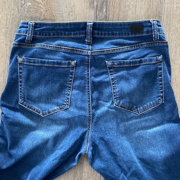 Women’s Jones New York jeans - Picture 3 of 10